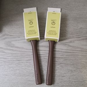 AVEDA Tulasara Radiant Professional Dry Brushes